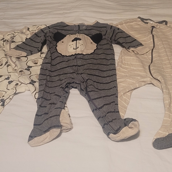 3 pieces of footed pajamas - Picture 1 of 9